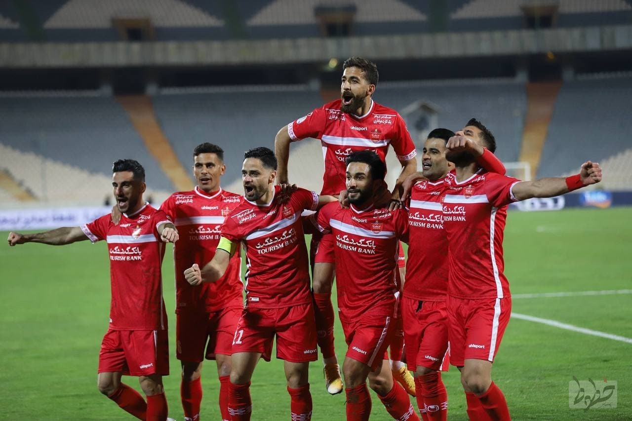 پرسپولیس مترصد غفلت استقلال/ رقابت قهرمانی میان سرخابیها جدیتر شد پرسپولیس مترصد غفلت استقلال/ رقابت قهرمانی میان سرخابیها جدیتر شد