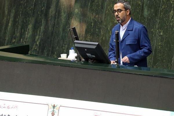 لایحه بودجه توهمی و ضد تولید است/ در حال حاضر ۲۵ میلیون نفر زیر خط فقر هستند لایحه بودجه توهمی و ضد تولید است/ در حال حاضر ۲۵ میلیون نفر زیر خط فقر هستند