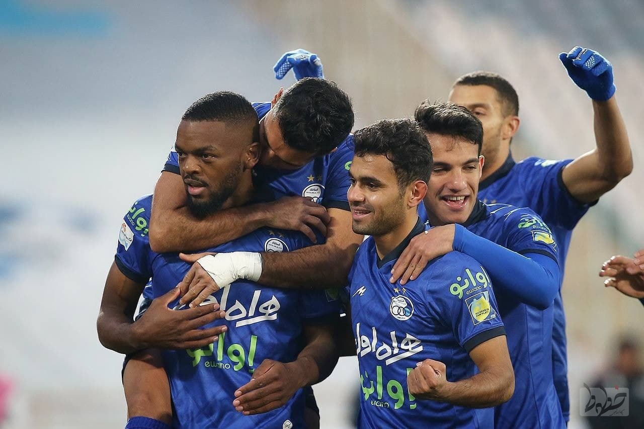 چشمک قهرمانی نیمفصل به استقلال/ پرسپولیس در مشهد غافلگیر شد چشمک قهرمانی نیمفصل به استقلال/ پرسپولیس در مشهد غافلگیر شد
