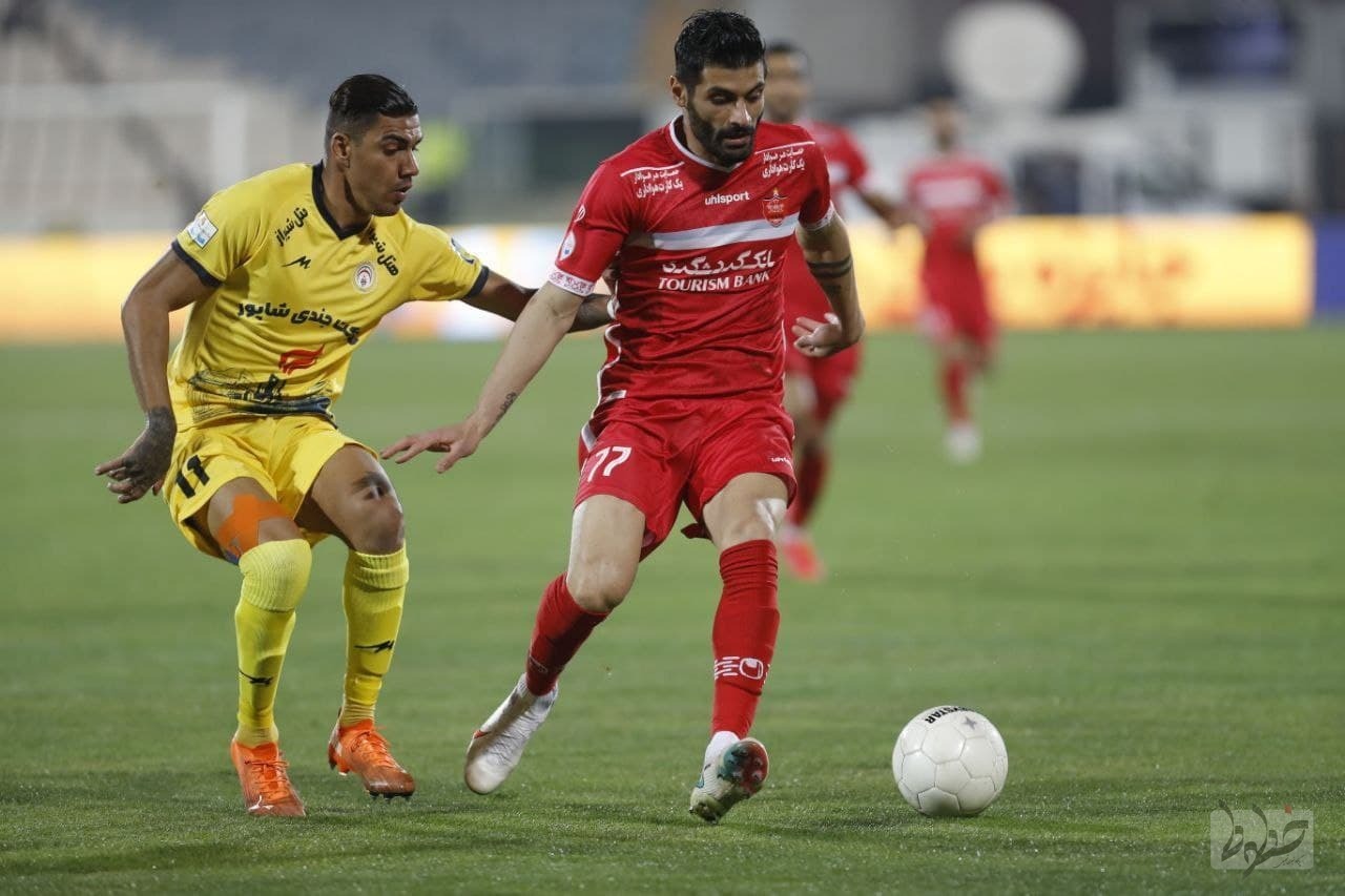 پرسپولیس با حداقل نتیجه حداکثر امتیاز را گرفت/ سرخپوشان در تعقیب استقلال پرسپولیس با حداقل نتیجه حداکثر امتیاز را گرفت/ سرخپوشان در تعقیب استقلال