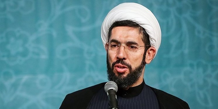 نوعی استبداد علمی در دانشگاهها اجازه تعمق، نقد، بازنگری و بازخوانی را نمیدهد نوعی استبداد علمی در دانشگاهها اجازه تعمق، نقد، بازنگری و بازخوانی را نمیدهد