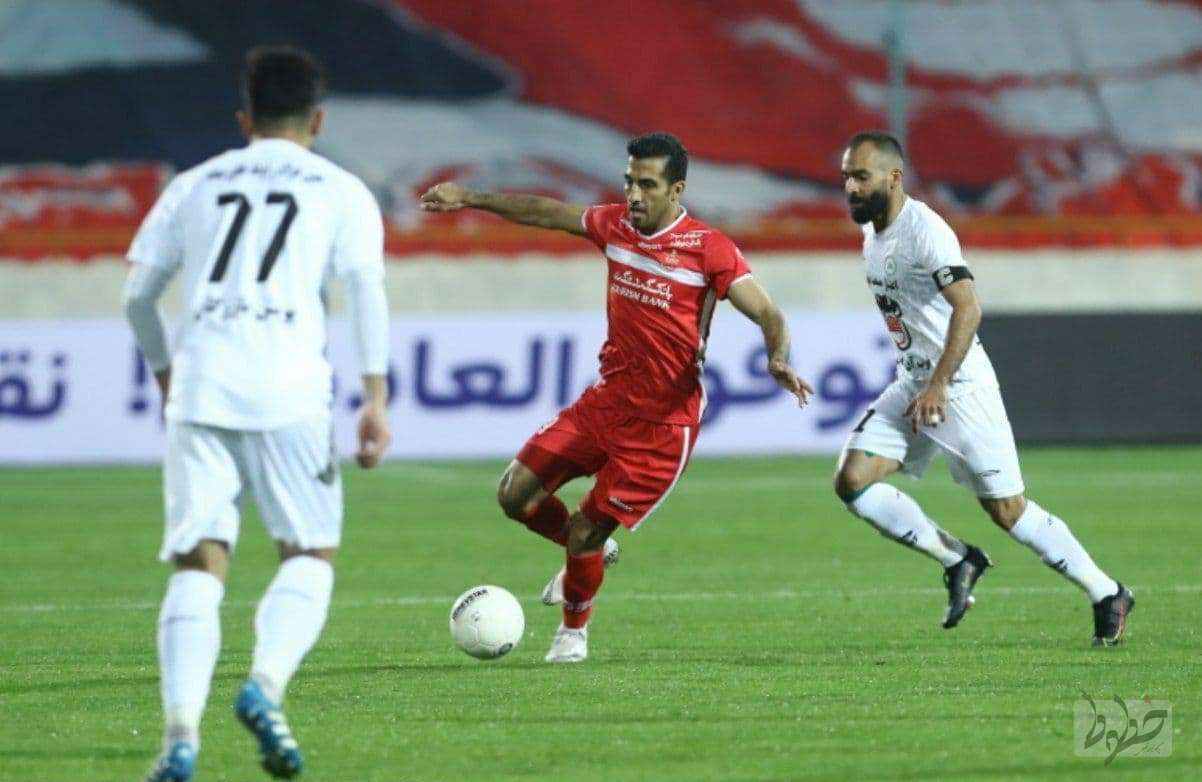 پرسپولیس با عبور از ذوبآهن به رتبه سوم رسید/ سپاهان صدر جدول را به استقلال داد پرسپولیس با عبور از ذوبآهن به رتبه سوم رسید/ سپاهان صدر جدول را به استقلال داد