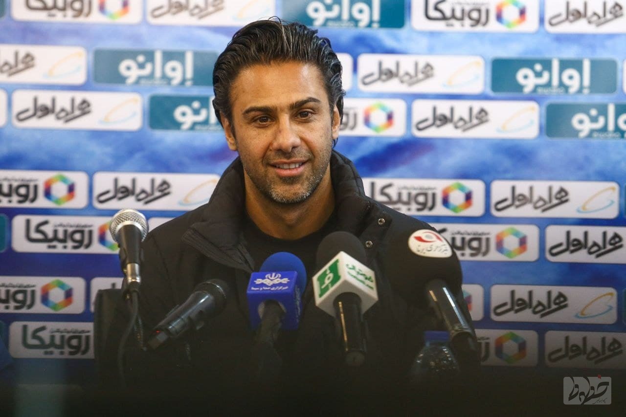 مسببان حذف فاجعهبار استقلال و پرسپولیس باید محاکمه شوند/ تا جام نگیریم به رکوردی فکر نمیکنم مسببان حذف فاجعهبار استقلال و پرسپولیس باید محاکمه شوند/ تا جام نگیریم به رکوردی فکر نمیکنم