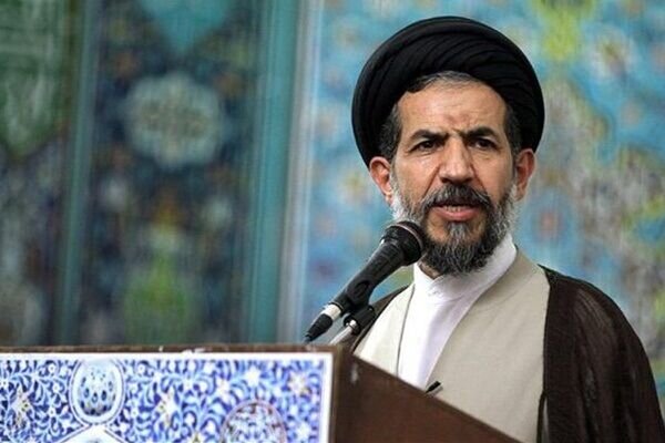 خطیب جمعه تهران: سهام استقلال و پرسپولیس باید به هواداران آنها در کل کشور واگذار شود