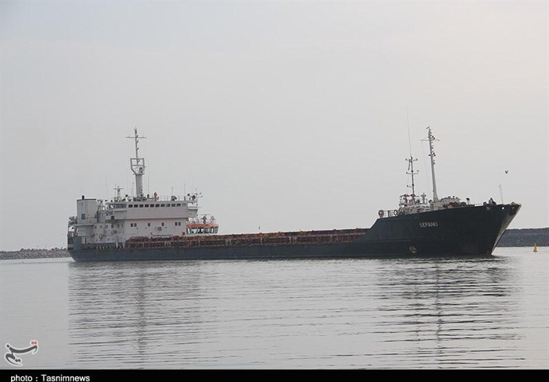 پهلوگیری ۳۲ فروند کشتی حامل کالا‌های اساسی در بندر شهیدرجایی