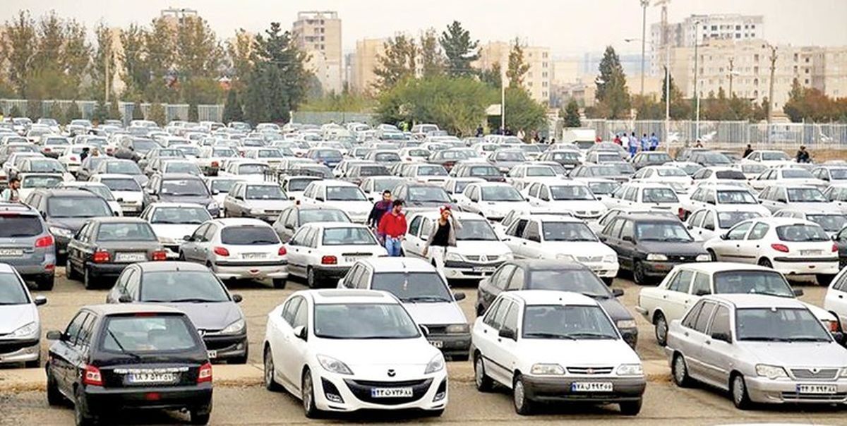 خبر ها حاکی از افزایش قیمت خودرو را نشان میدهد خبر ها حاکی از افزایش قیمت خودرو را نشان میدهد