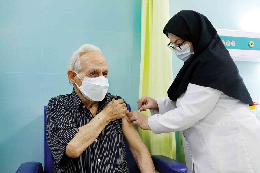 عبور امن از خیز ششم کرونا با تزریق واکسن عبور امن از خیز ششم کرونا با تزریق واکسن