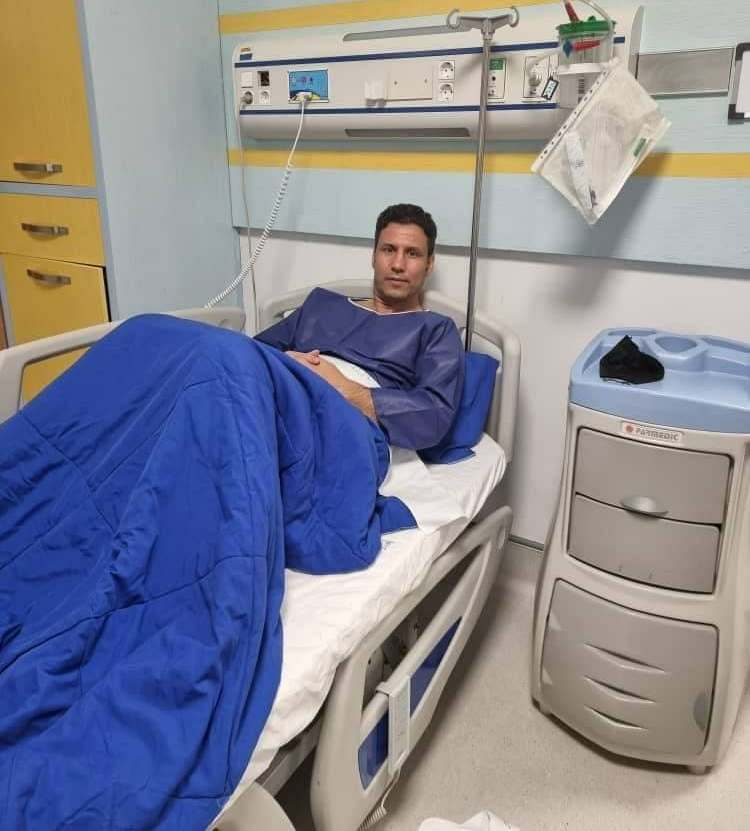 سرمربی ذوب&zwnj;آهن پس از شکست سپاهان بستری شد
