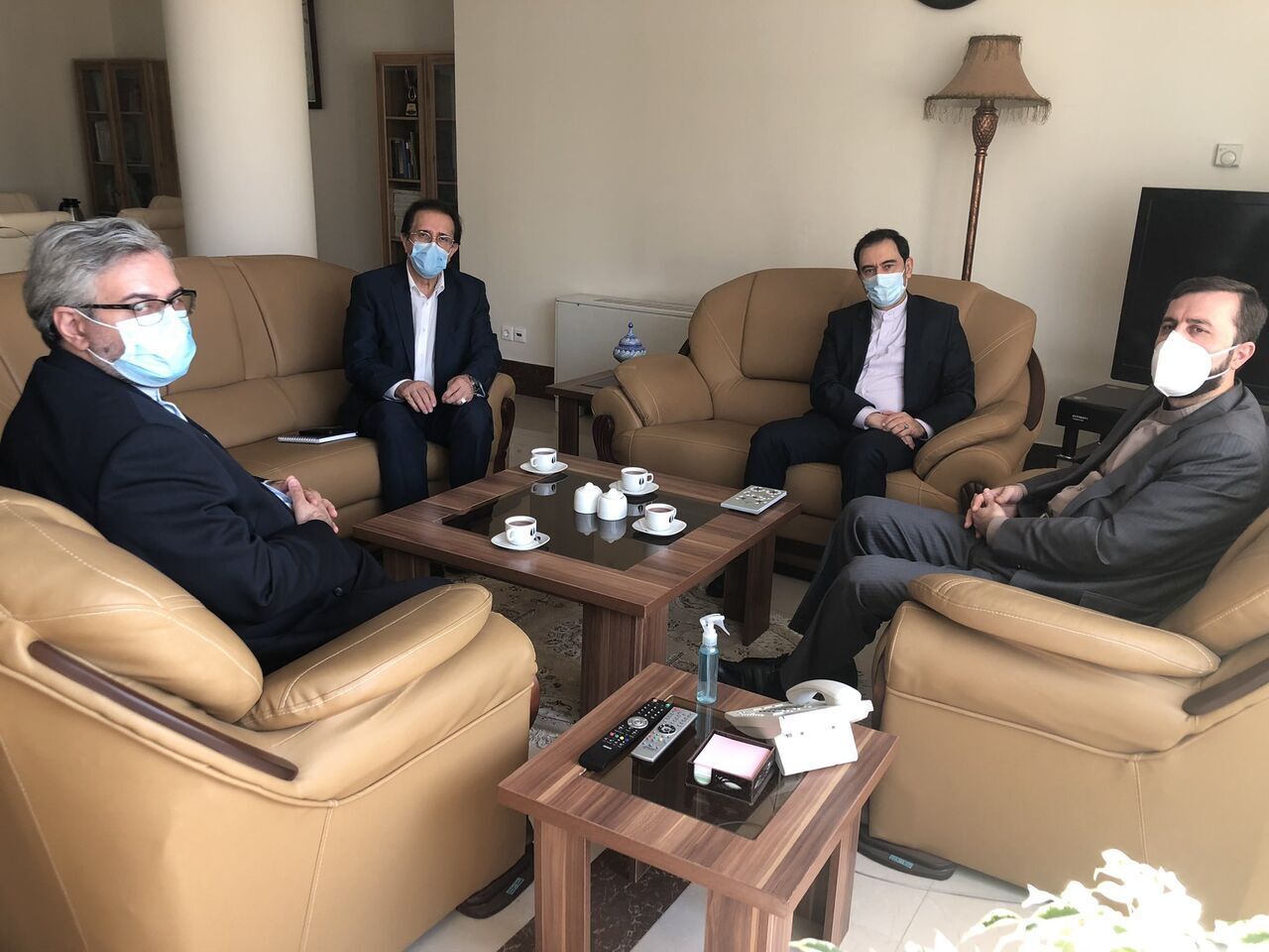 تسهیل خدمات&zwnj;رسانی به ایرانیان خارج از کشور و رسیدگی به وضعیت ایرانیان