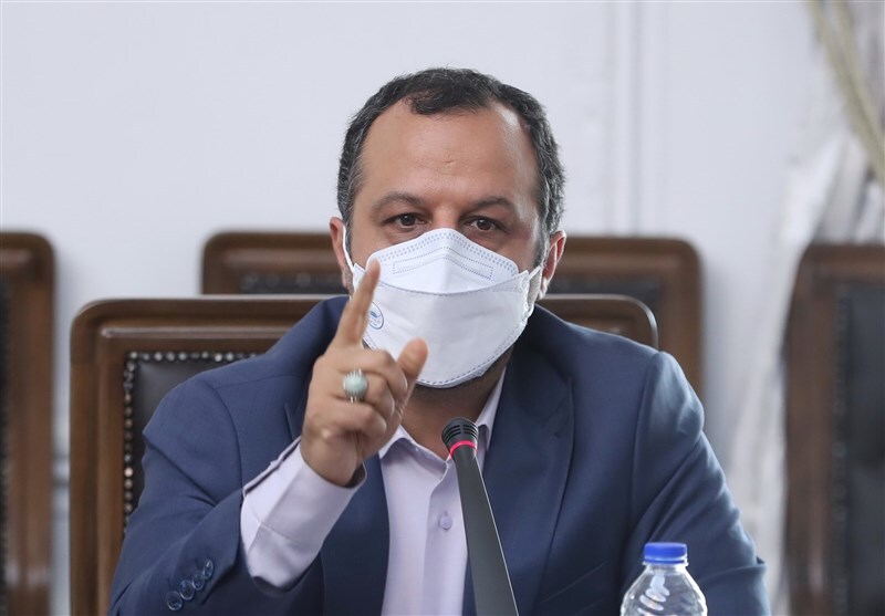 وزیر اقتصاد: بانک&zwnj;ها باید از سرمایه گذاری&zwnj;های غیرضرور خارج شوند