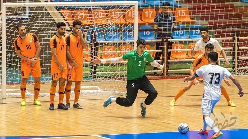 نگاهی به دیدارهای مدعیان قهرمانی لیگ برتر فوتسال نگاهی به دیدارهای مدعیان قهرمانی لیگ برتر فوتسال