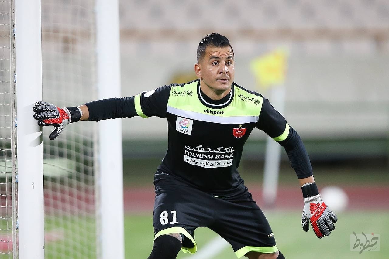 مسیر غلط دروازهبان اول پرسپولیس مسیر غلط دروازهبان اول پرسپولیس