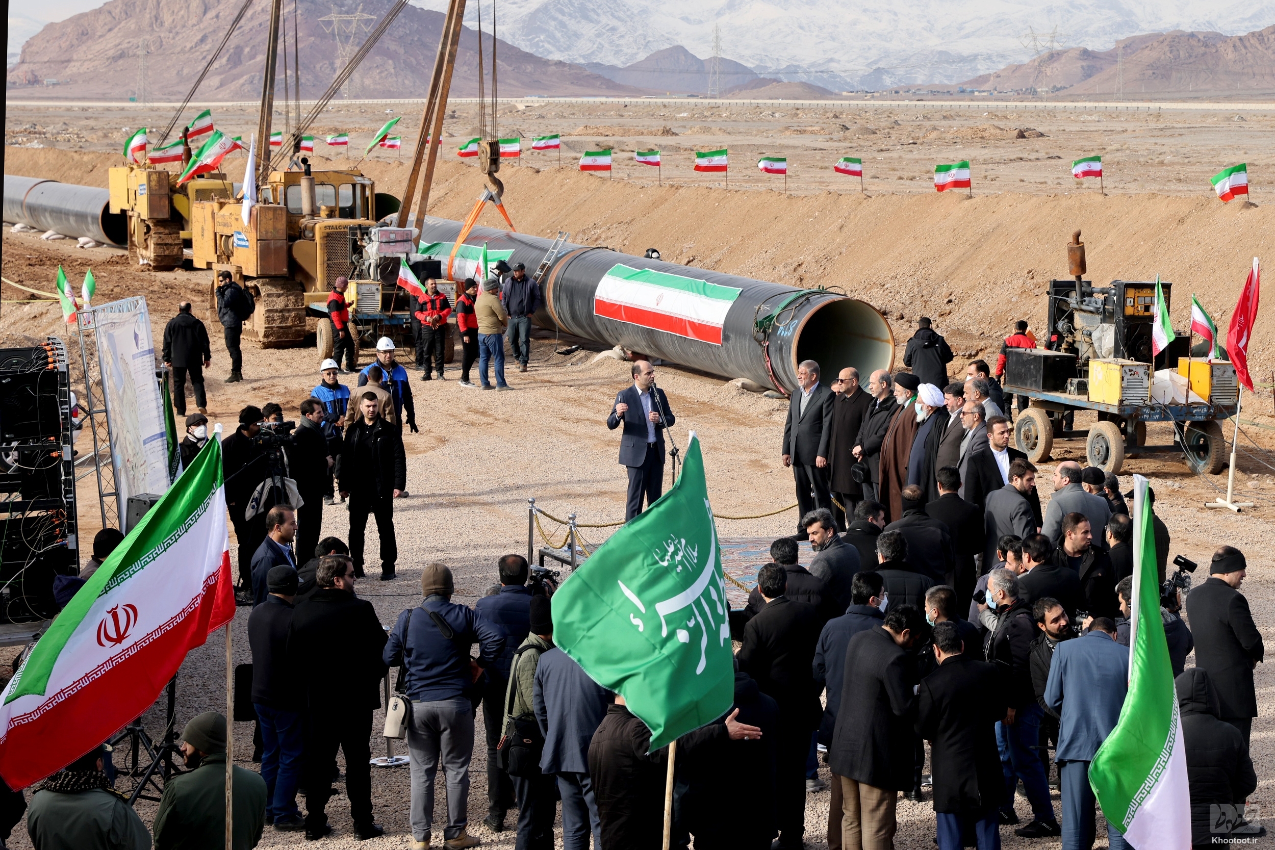 عملیات اجرایی پروژه بزرگ انتقال آب از خلیج فارس / جشن احیا ۷۶ واحد تولیدی / آغاز عملیات اجرایی ساخت۲۳۶۰۰ واحد مسکونی عملیات اجرایی پروژه بزرگ انتقال آب از خلیج فارس / جشن احیا ۷۶ واحد تولیدی / آغاز عملیات اجرایی ساخت۲۳۶۰۰ واحد مسکونی
