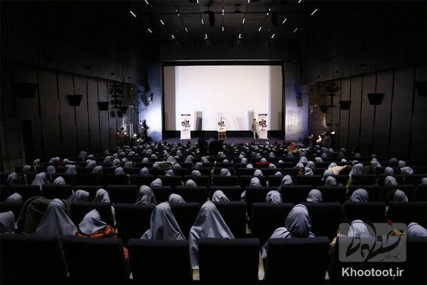 دانش&zwnj;آموزان به تماشای فیلم&zwnj;های سینما می&zwnj;نشینند/ آغاز طرح &laquo;سینما اردو&raquo;