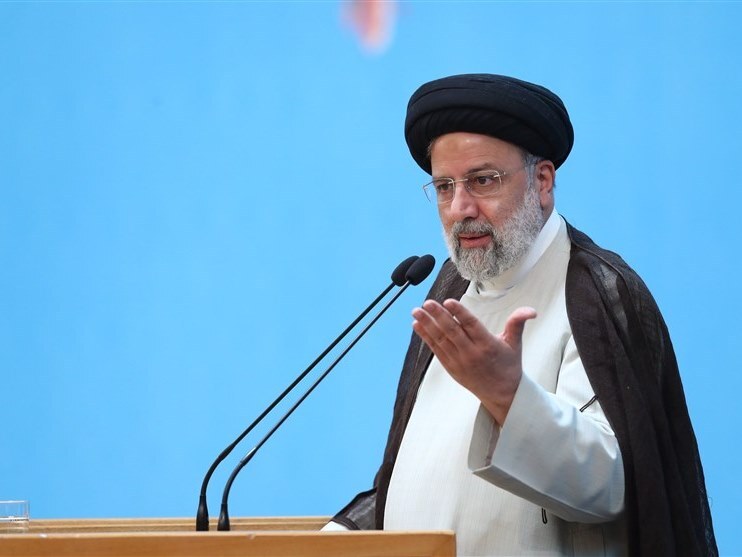 رئیسی: عفو حکیمانه رهبر انقلاب از موضع اقتدار و پدرانه است / ایشان تأکید داشتند که حتی در بین اغتشاشگران نیز باید حساب افراد و بخصوص جوانانی را که بر اثر هیجانات یا تبلیغات، دچار رفتارهای غیرقانونی شده&zwnj;اند را جدا کرد و به آنها فرصت بازگشت&zwnj;پذیری داد
