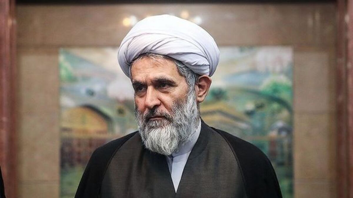 طائب: گروهی از تودهایهای دستگیر شده میگفتند سال ۵۴ کاگب گفته بود شاه سقوط میکند و غربیها میروند / کاگب گفته بود باید افراد را در آلمان شرقی آموزش دهید تا بعد از رفتنِ آمریکاییها جای آنها بنشینند طائب: گروهی از تودهایهای دستگیر شده میگفتند سال ۵۴ کاگب گفته بود شاه سقوط میکند و غربیها میروند / کاگب گفته بود باید افراد را در آلمان شرقی آموزش دهید تا بعد از رفتنِ آمریکاییها جای آنها بنشینند