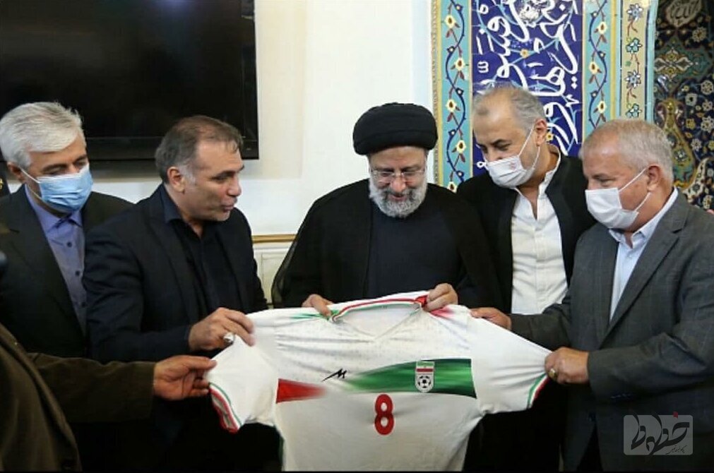 چشم امید تیم ملی فوتبال به رئیس جمهور چشم امید تیم ملی فوتبال به رئیس جمهور