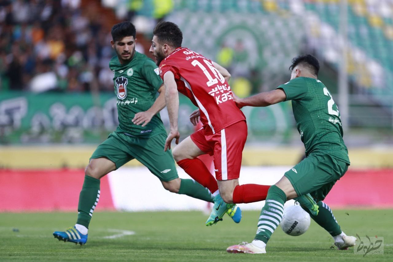 ذوبآهن با توقف پرسپولیس به استقلال هدیه داد/ سرخپوشان دوباره از قهرمانی دور شدند ذوبآهن با توقف پرسپولیس به استقلال هدیه داد/ سرخپوشان دوباره از قهرمانی دور شدند