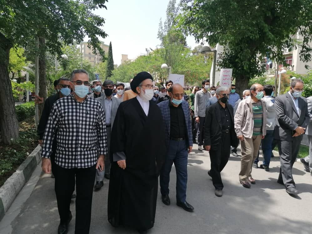 تجمع دانشگاهیان دانشگاه امیرکبیر در اعتراض به جنایات صهیونیستها تجمع دانشگاهیان دانشگاه امیرکبیر در اعتراض به جنایات صهیونیستها