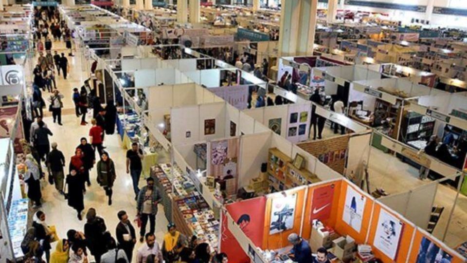 یک اتفاق عجیب در بازار نشر ایران: قیمت کتاب در آستانه نمایشگاه کاهش یافت