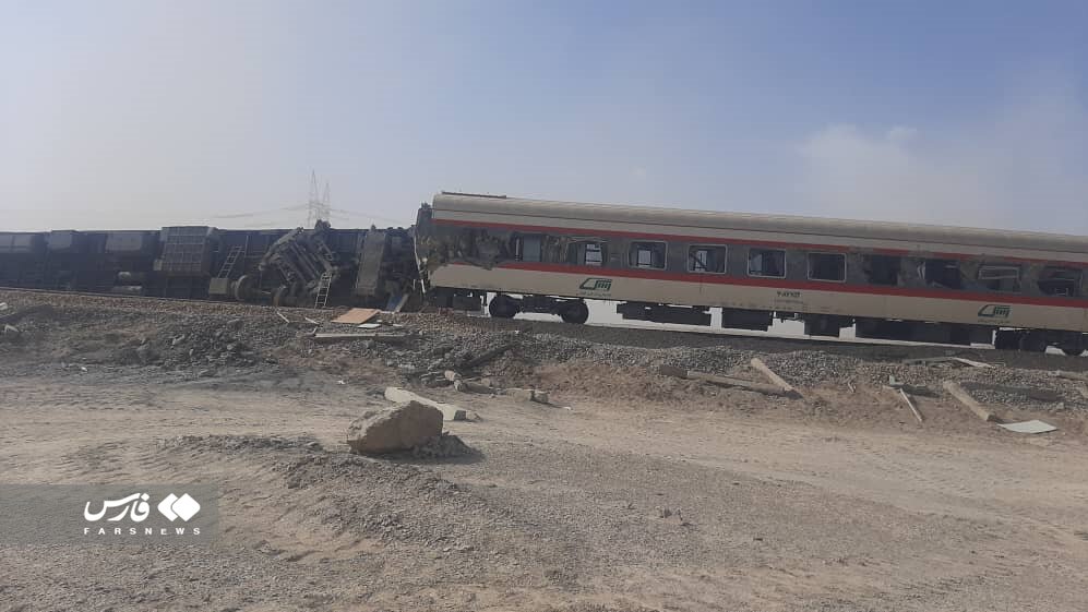 تصاویر و جزئیات خروج مرگبار قطار مشهد - یزد | آخرین آمار کشته‌ها و مصدومین؛ ۶ نفر بازداشت شدند | یزد عزای عمومی شد