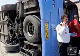 مصدومیت ۱۶ نفر بر اثر واژگونی اتوبوس زائران کربلا در محور مهران ـ ایلام