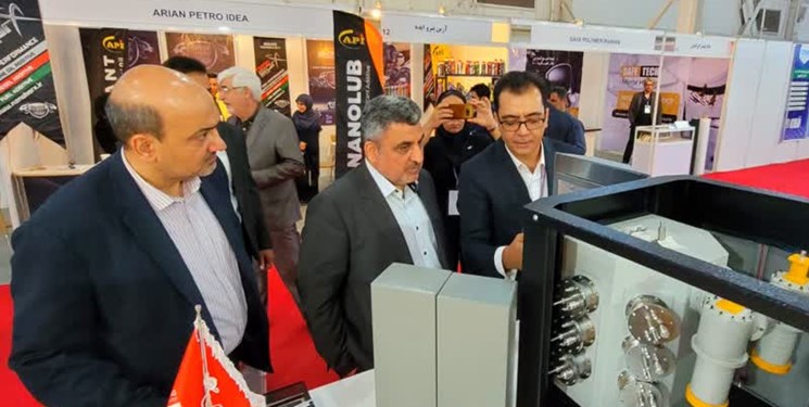 جانشین وزیر دفاع از سیزدهمین نمایشگاه فناوری نانو بازدید کرد