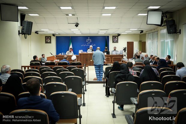 کافی نبودن تعداد وکلا و عدم آزادی کافی نبودن تعداد وکلا و عدم آزادی
