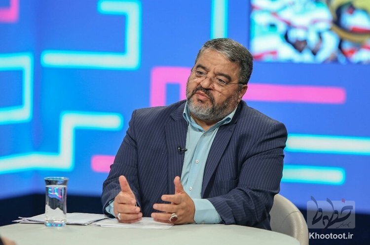 همکاری با رسانه های دشمن وطن فروشی است/خشونت داعشیهای وطنی روی همه تروریستها را سفید کرده! همکاری با رسانه های دشمن وطن فروشی است/خشونت داعشیهای وطنی روی همه تروریستها را سفید کرده!