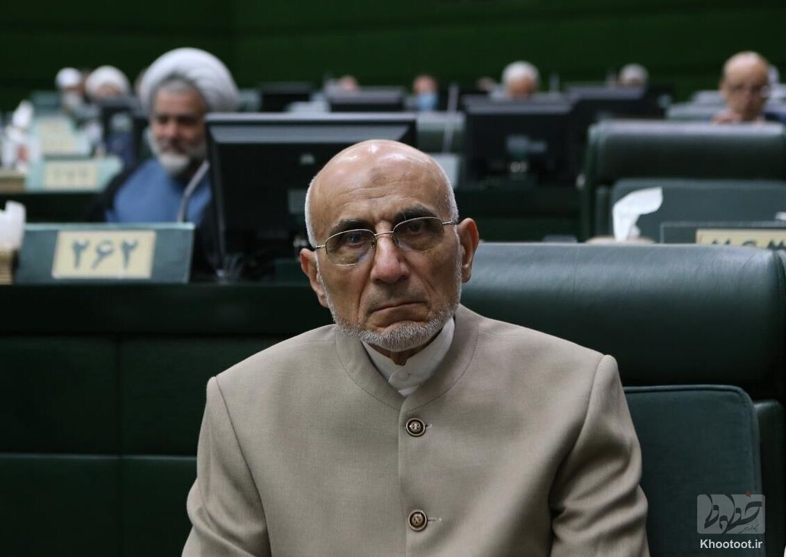 سیاسیونِ همفکرتان نیز شما را جدی نمیگیرند/کاش مختصات انجا را میدادید تا مطمئن شویم در خیابان بودهاید! سیاسیونِ همفکرتان نیز شما را جدی نمیگیرند/کاش مختصات انجا را میدادید تا مطمئن شویم در خیابان بودهاید!