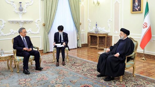 حقهای رسانهای بلومبرگ / بهکارگیری زیرکانه از لفظ «برکناری» چونهوا حقهای رسانهای بلومبرگ / بهکارگیری زیرکانه از لفظ «برکناری» چونهوا