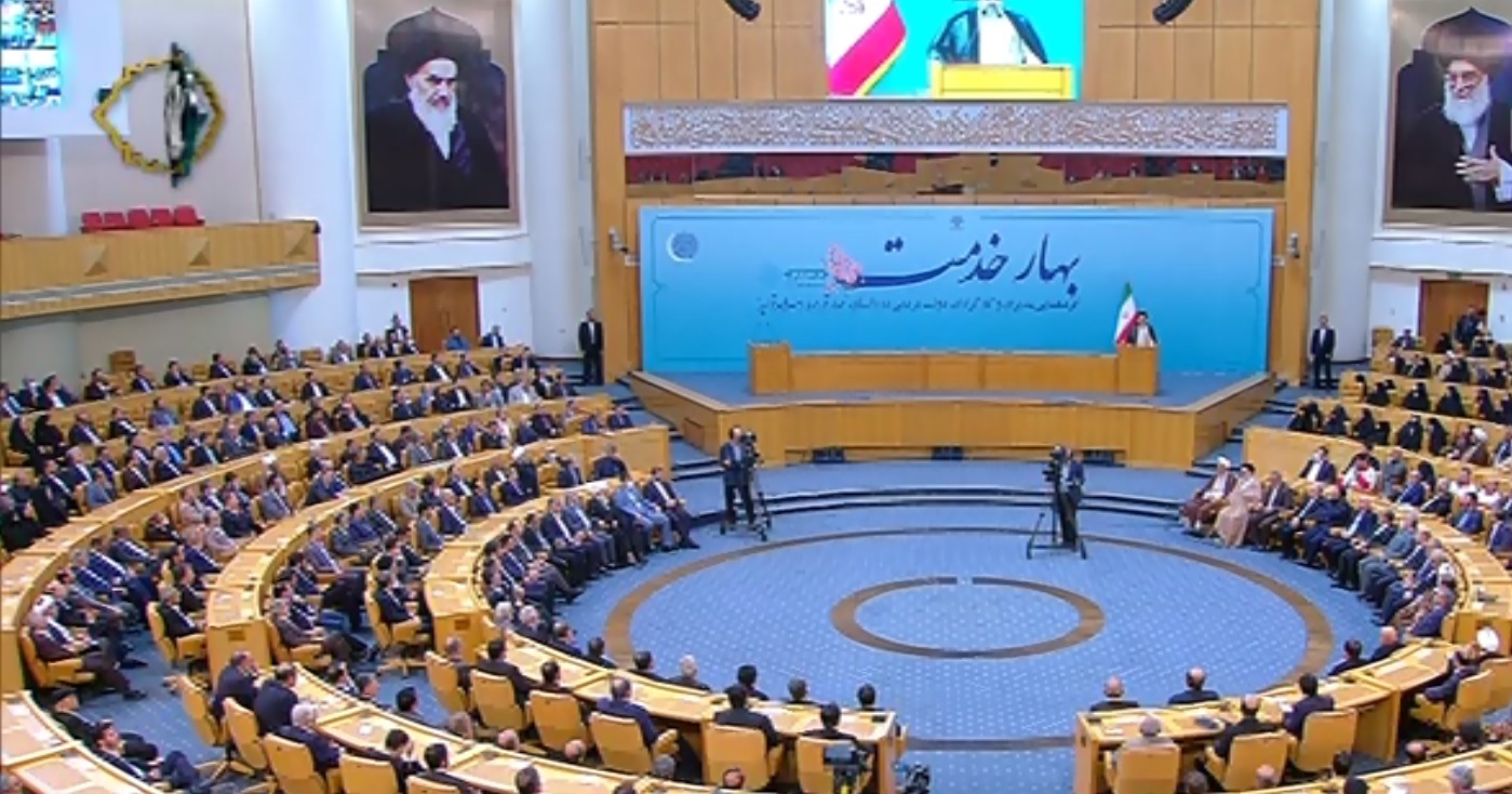 قدرت&zwnj;های بزرگ نمی&zwnj;گویند می&zwnj;خواهیم غارت کنیم، می&zwnj;گویند می&zwnj;خواهیم خدمت کنیم!