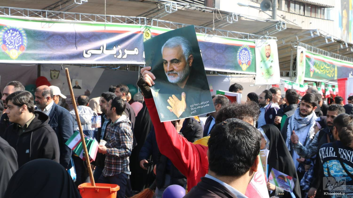 به پاس زحمات شهدا و ایثارگران است که چهل و پنجمین سالگرد انقلاب اسلامی را سپری می‌کنیم/ این اقدام در حال انجام است