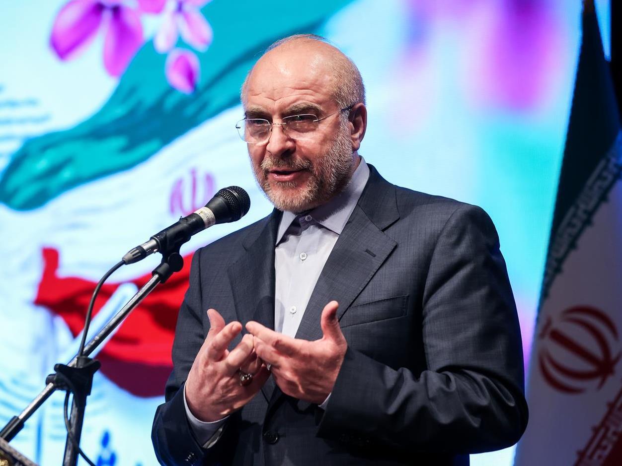 قالیباف: تسهیلات واگذاری خودرو در بسیاری از دستگاه&zwnj;ها رویه جاری است، اما از طریق ساختار مجلس اجازه این اقدام داده نشد / به کمیسیون اصل ۹۰، هیات نظارت بر رفتار نمایندگان و حراست مجلس ماموریت داده شد که موضوع واگذاری خودرو به دستگاه&zwnj;های مختلف از جمله مجلس را با دقت مورد رسیدگی قرار دهند / طبق بررسی حراست مجلس و هیئت نظارت بر رفتار نمایندگان، ادعای واگذاری خودرو برای پس گرفتن استیضاح کذب بود