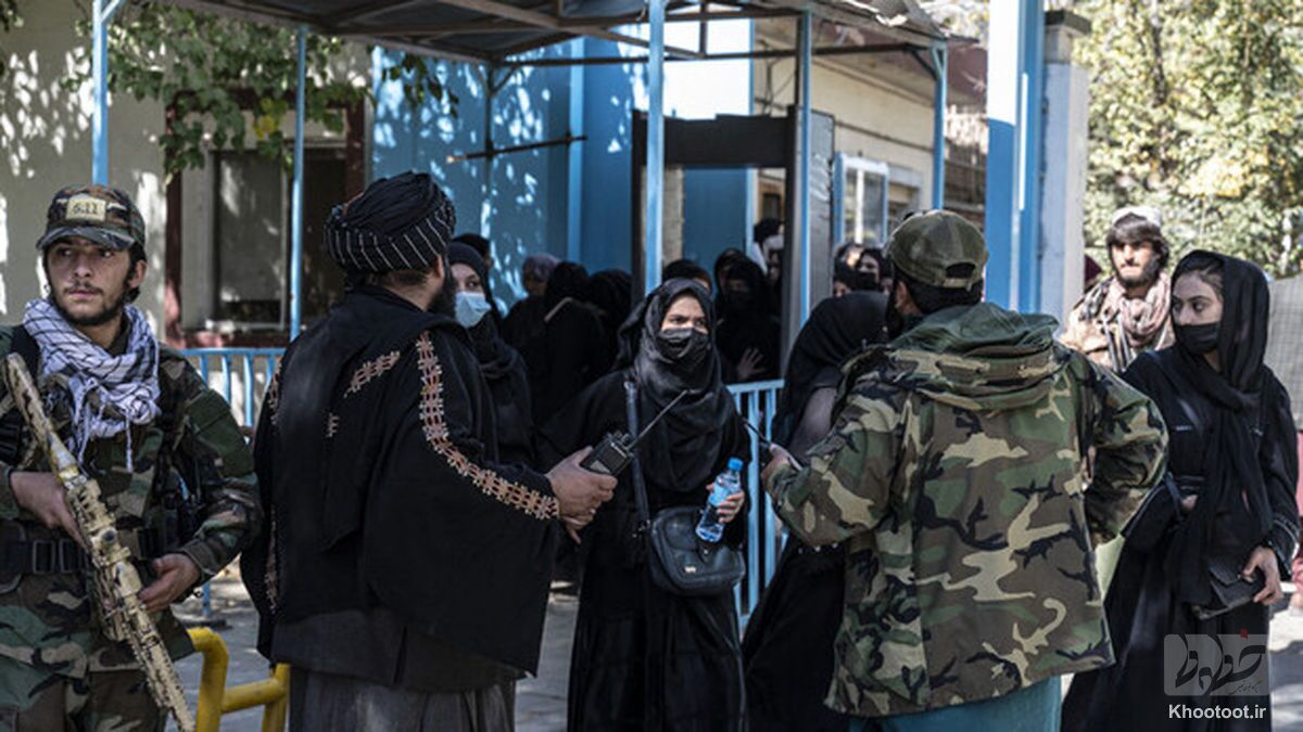گروهی از زنان افغانستانی به ایران می‌آیند