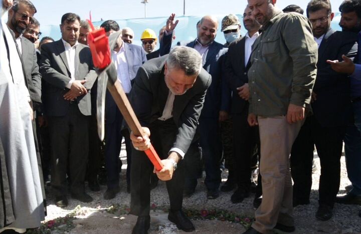 کلنگ واحد تبخیر کلر مایع پتروشیمی آبادان بر زمین زده شد کلنگ واحد تبخیر کلر مایع پتروشیمی آبادان بر زمین زده شد