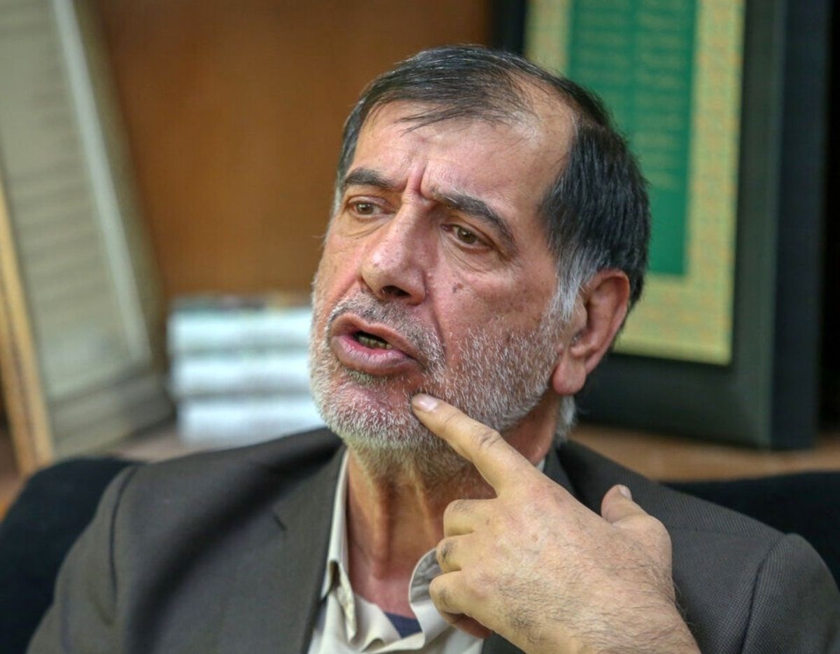 انتقاد روزنامه اطلاعات از باهنر: مردم به زور پای صندوق نمی آیند/ جامعه تغییر کرده؛ نمی&zwnj;شود لامپ سوخته را به جای آفتاب تابان به مردم فروخت