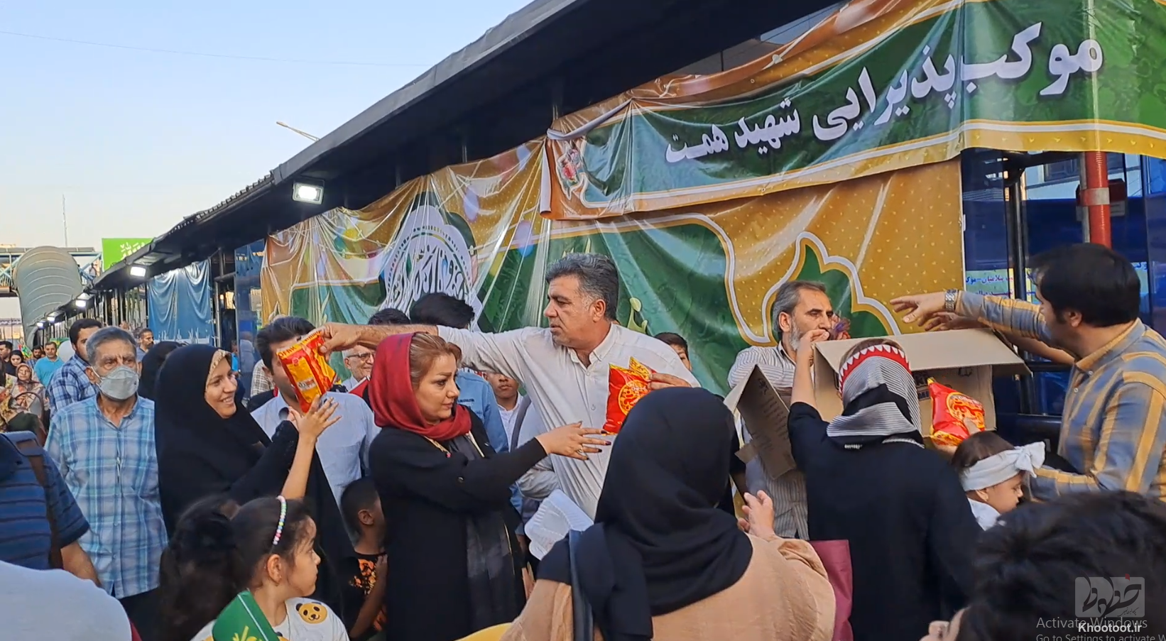استقبال بی‌نظیر مردم از مهمانی 10 کیلومتری عید غدیر