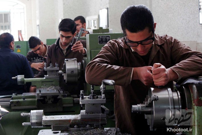 دولتها نگاهشان به شرکتهای خودشان است تا صنایع کوچک|هم سو بودن دولت باعث شده نظارت با تعارف باشد دولتها نگاهشان به شرکتهای خودشان است تا صنایع کوچک|هم سو بودن دولت باعث شده نظارت با تعارف باشد