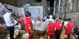احتمال وجود۵مفقودی زیر آوار انفجار شدید و ریزش ساختمان در ملارد|عملیات جستجو و نجات ادامه دارد!