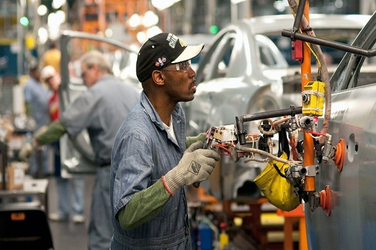 ادامه اعتصاب کارگران در  خودروسازی آمریکا