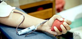 اهداکنندگان سرداران گمنام نظام سلامت هستند/ظرفیت ساخت و ساز مرکز اهدای خون در بودجه‌های دولتی وجود ندارد!