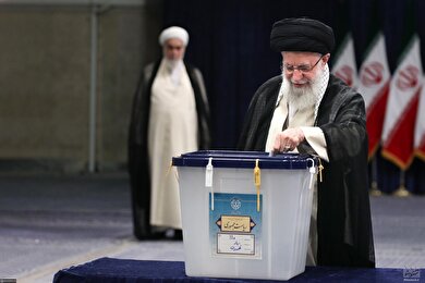 گزارش تصویری از حضور رهبر معظم انقلاب اسلامی در انتخابات ریاست جمهوری چهاردهم