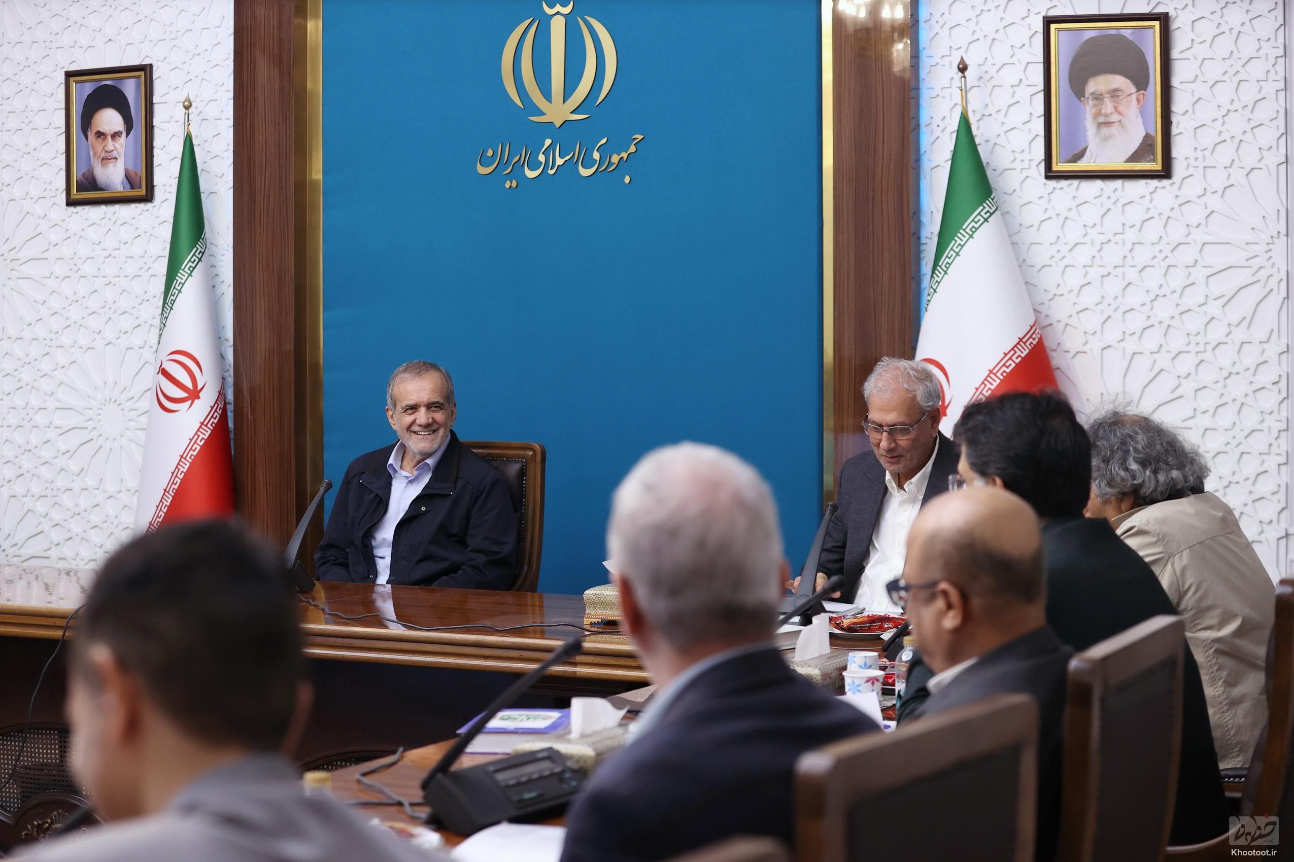 ضرورت ایجاد عدالت در بهرهمندی از فرصتهای شغلی/ منطقی نیست که یک عدهای از رانتها و یارانهها بیشترین سهم را ببرند ضرورت ایجاد عدالت در بهرهمندی از فرصتهای شغلی/ منطقی نیست که یک عدهای از رانتها و یارانهها بیشترین سهم را ببرند