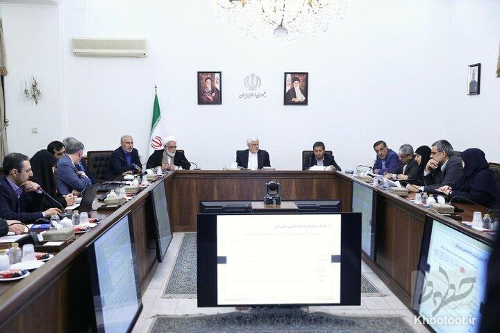تصمیم‌گیری درباره واگذاری املاک مازاد دولتی ۱۲ استان/ عارف: برای تامین نیازهای حوزه «آموزش» تلاش می‌کنیم