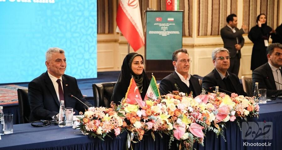 سرآغاز فصل جدیدی از همکاریهای اقتصادی میان ایران و ترکیه/ اتصال ریلی جدید دو کشور در نقطه چشمه ثریا سرآغاز فصل جدیدی از همکاریهای اقتصادی میان ایران و ترکیه/ اتصال ریلی جدید دو کشور در نقطه چشمه ثریا