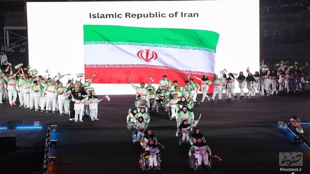 نخبگان و مدالآوران با سومین رهبر انقلاب اسلامی بیعت کردند نخبگان و مدالآوران با سومین رهبر انقلاب اسلامی بیعت کردند