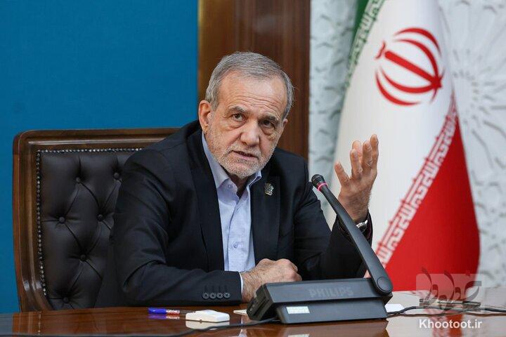 ساکتین در قبال جنایت تاوانهای بزرگی در تاریخ پس دادهاند ساکتین در قبال جنایت تاوانهای بزرگی در تاریخ پس دادهاند