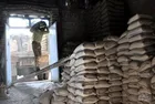 چرا سیمان در بازار همچنان گران است؟ / سازندگان در انتظار کاهش قیمت سیمان