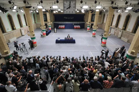 گزارش تصویری از حضور رهبر معظم انقلاب اسلامی در انتخابات ریاست جمهوری چهاردهم